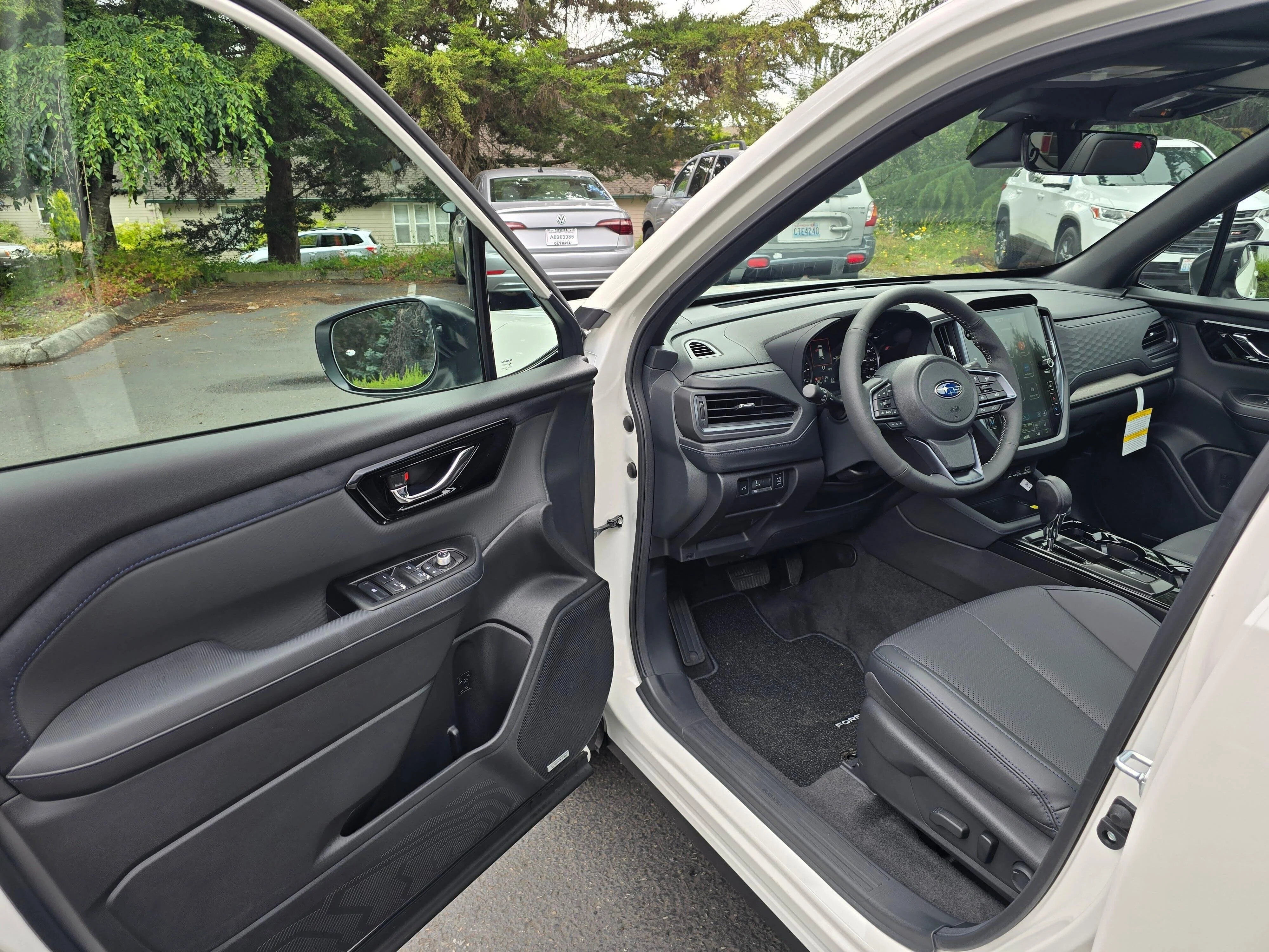 New 2026 CRYSTAL WHITE PEARL Subaru Limited image 7