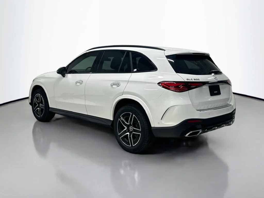 Certified Used 2026 Polar White Mercedes-Benz GLC 300 image 3