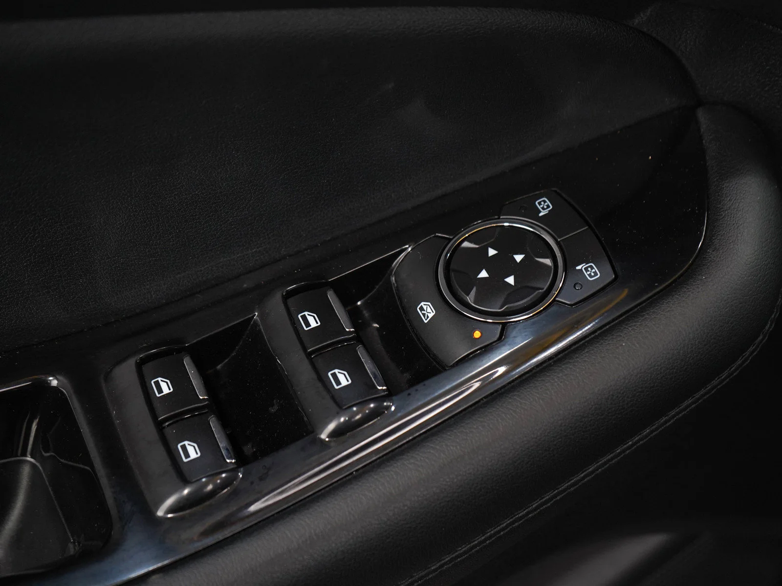 Used 2020 Black Ford SEL image 22