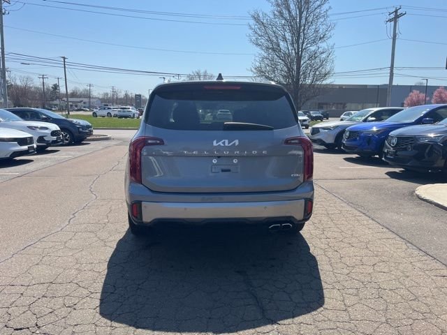 Used 2025 Silver Kia S image 12