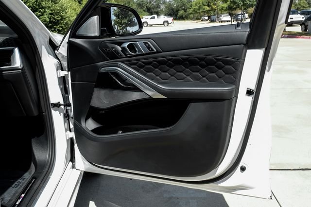 Used 2025 White BMW Base image 62