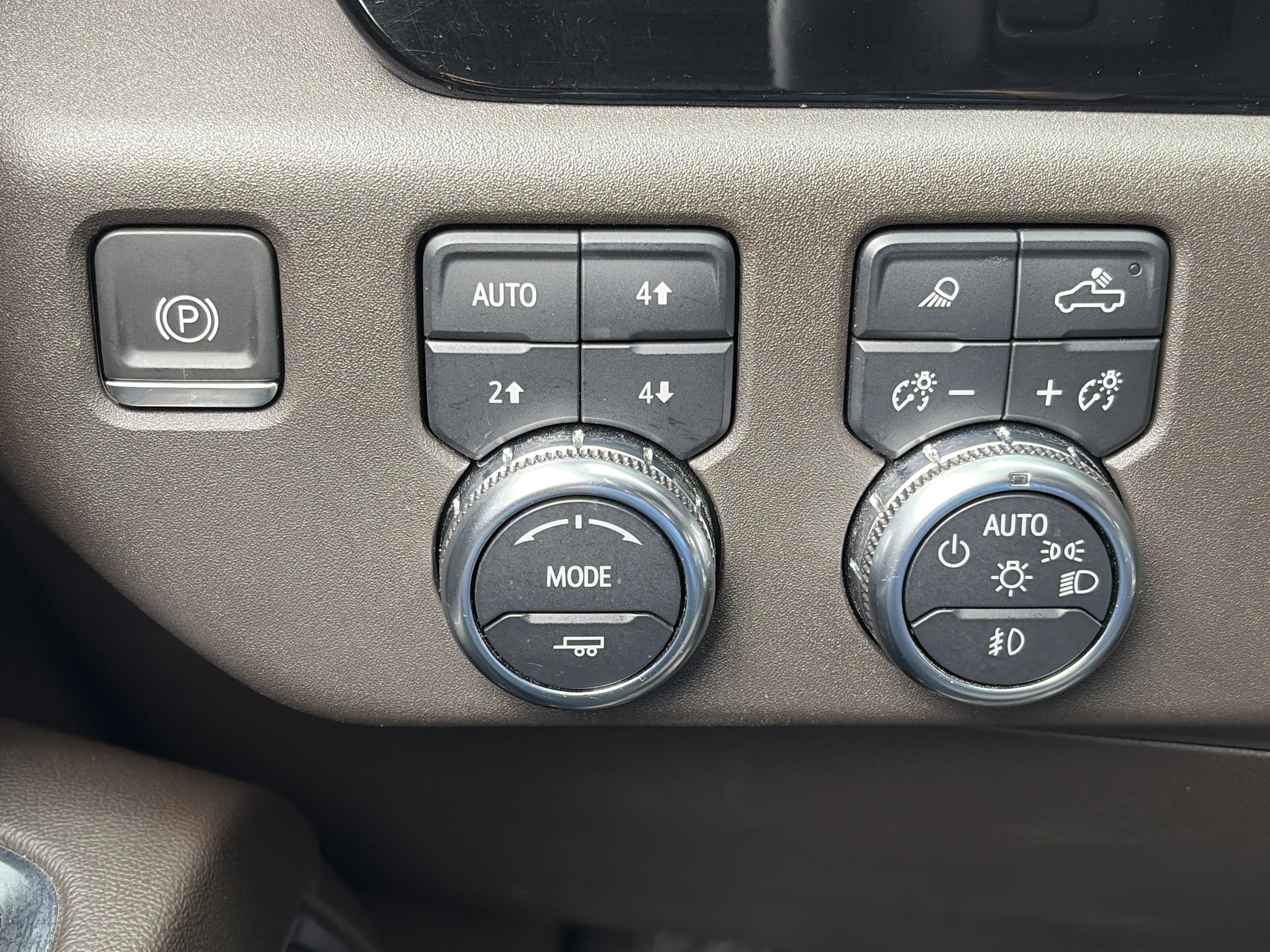 2024 GMC Sierra 1500 SLT - Photo 15