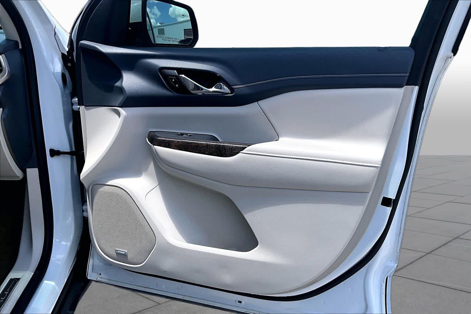 Used 2023 White Frost Tricoat GMC Denali image 23