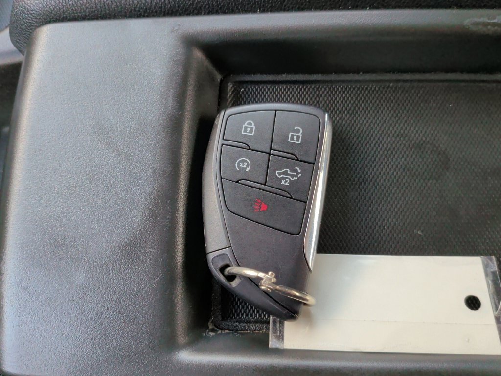 Used 2025 White Chevrolet LT image 46