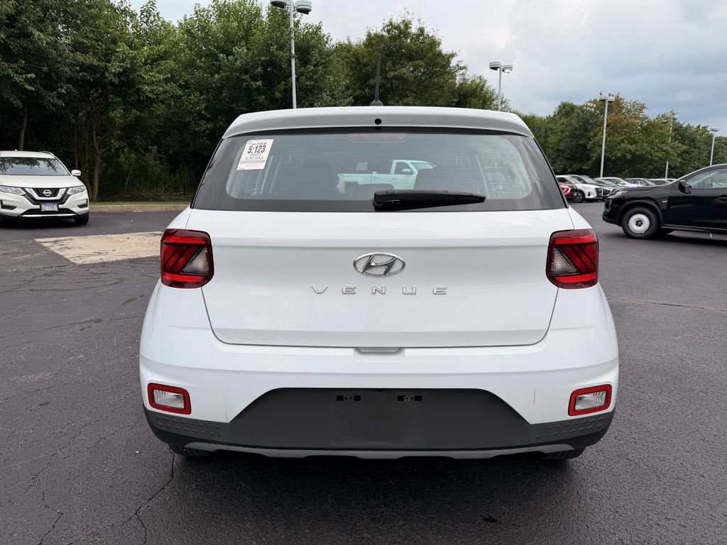Used 2023 Ceramic White Hyundai SE image 2