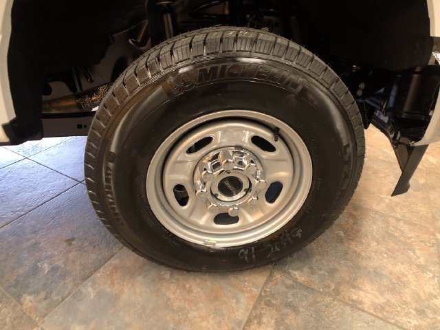 New 2027 Oxford White Ford F-250® XL image 9