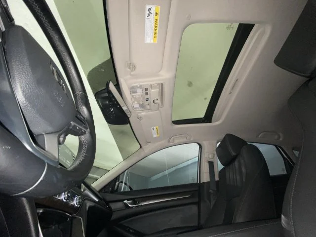 Used 2019 White Honda Touring 2.0T image 21