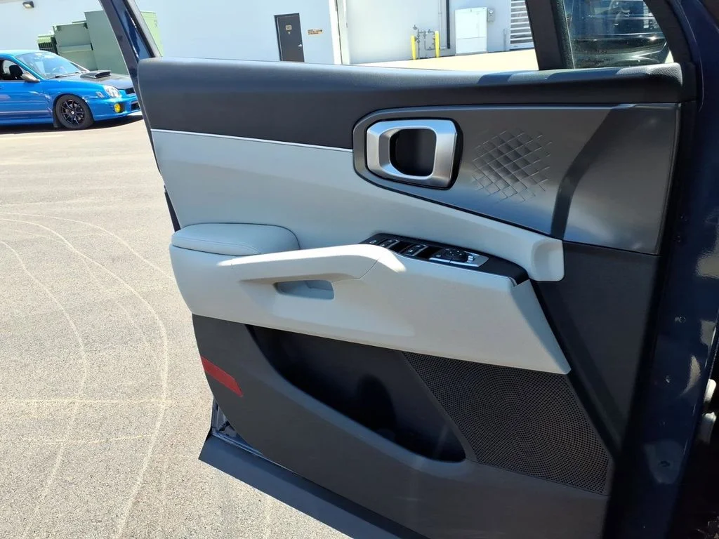 Used 2025 Black Kia EX image 28