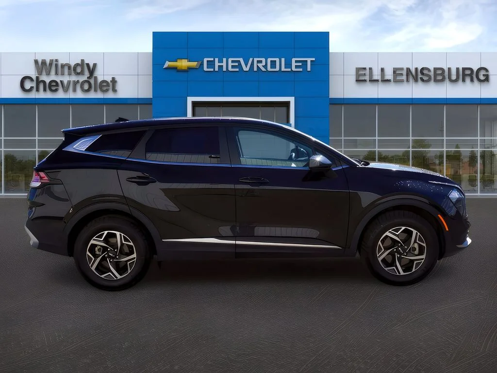 2023 Kia Sportage LX - Photo 8