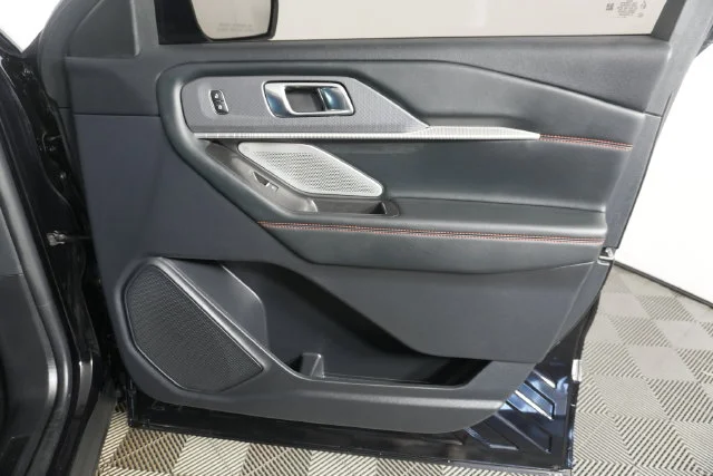 Used 2025 Agate Black Metallic Ford ST image 33