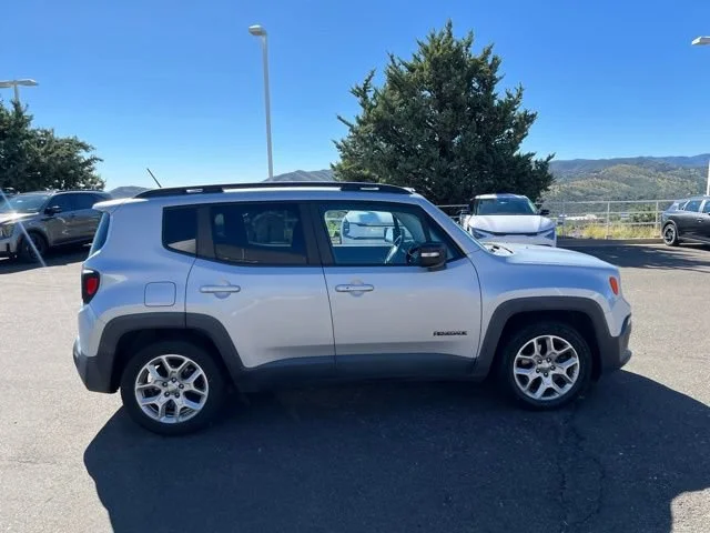 Used 2017 Glacier Metallic Jeep Latitude image 6