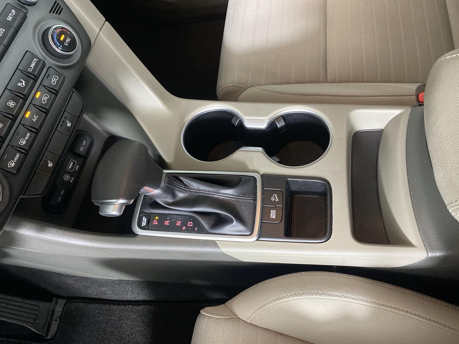 Used 2019 Sparkling Silver Kia LX image 21