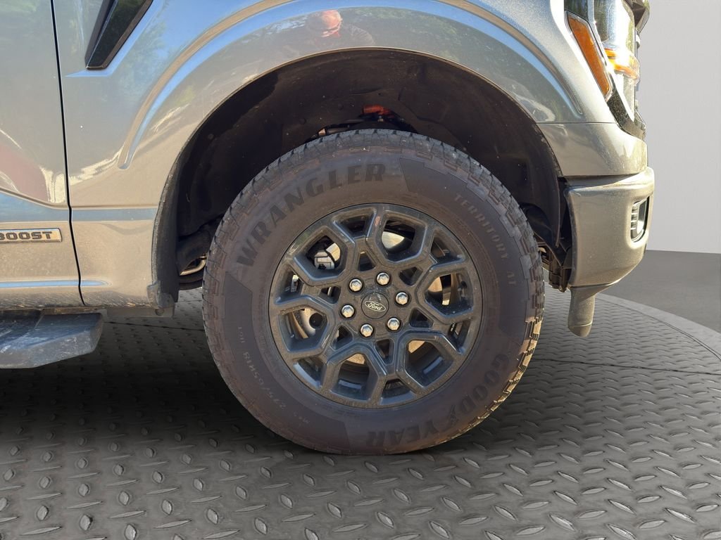 Used 2025 Carbonized Gray Metallic Ford XLT image 14