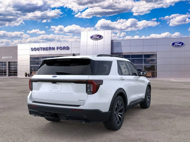 New 2026 Star White Metallic Tri-Coat Ford ST-Line image 32