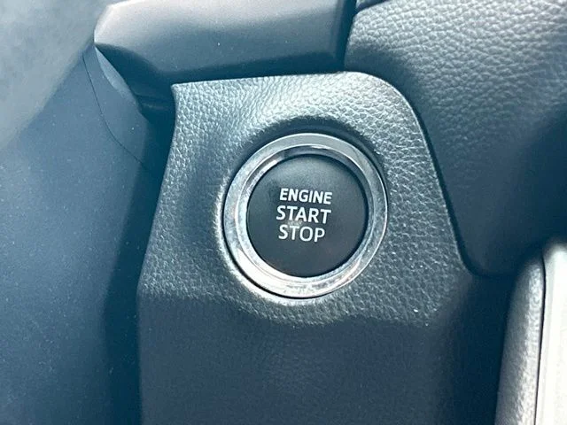 Used 2020  Toyota XLE image 60
