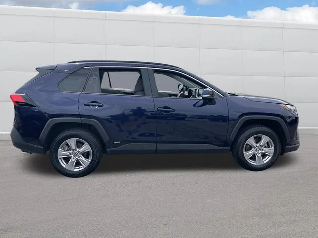 Certified Used 2025  Toyota XLE image 12