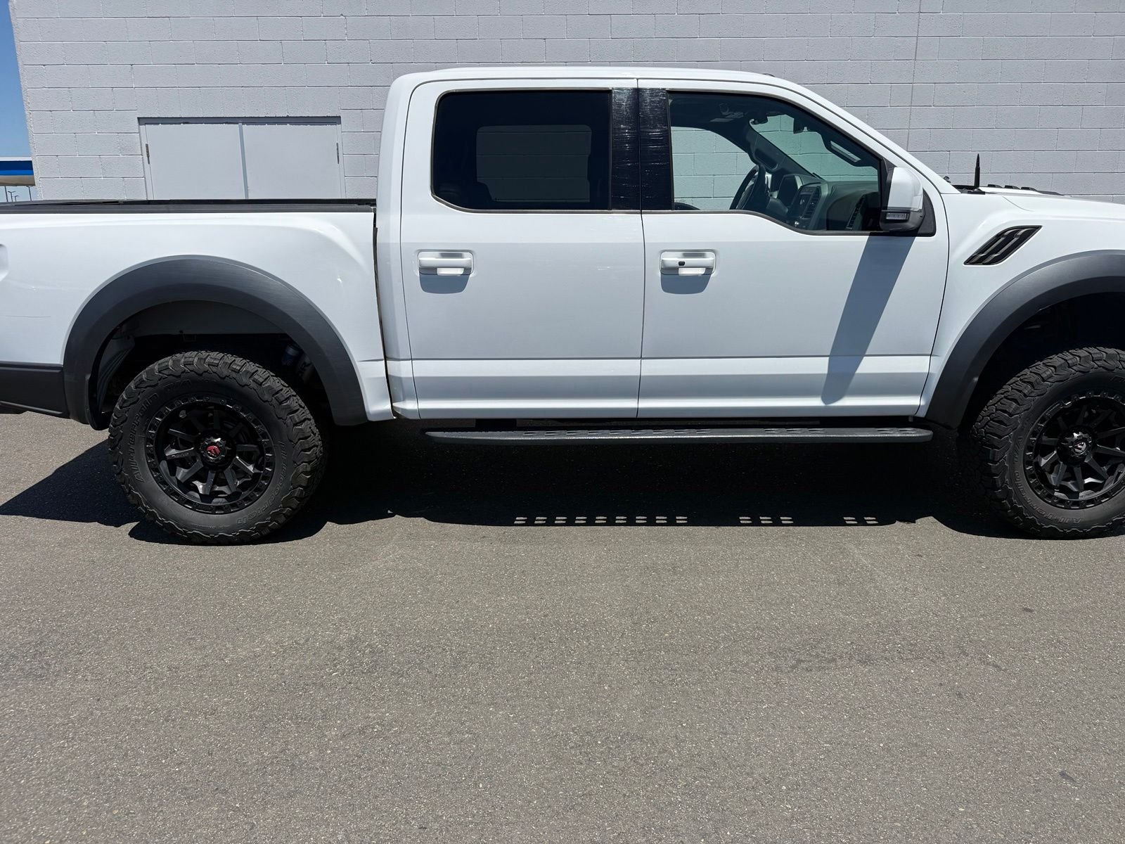 Used 2017 White Ford Raptor image 1