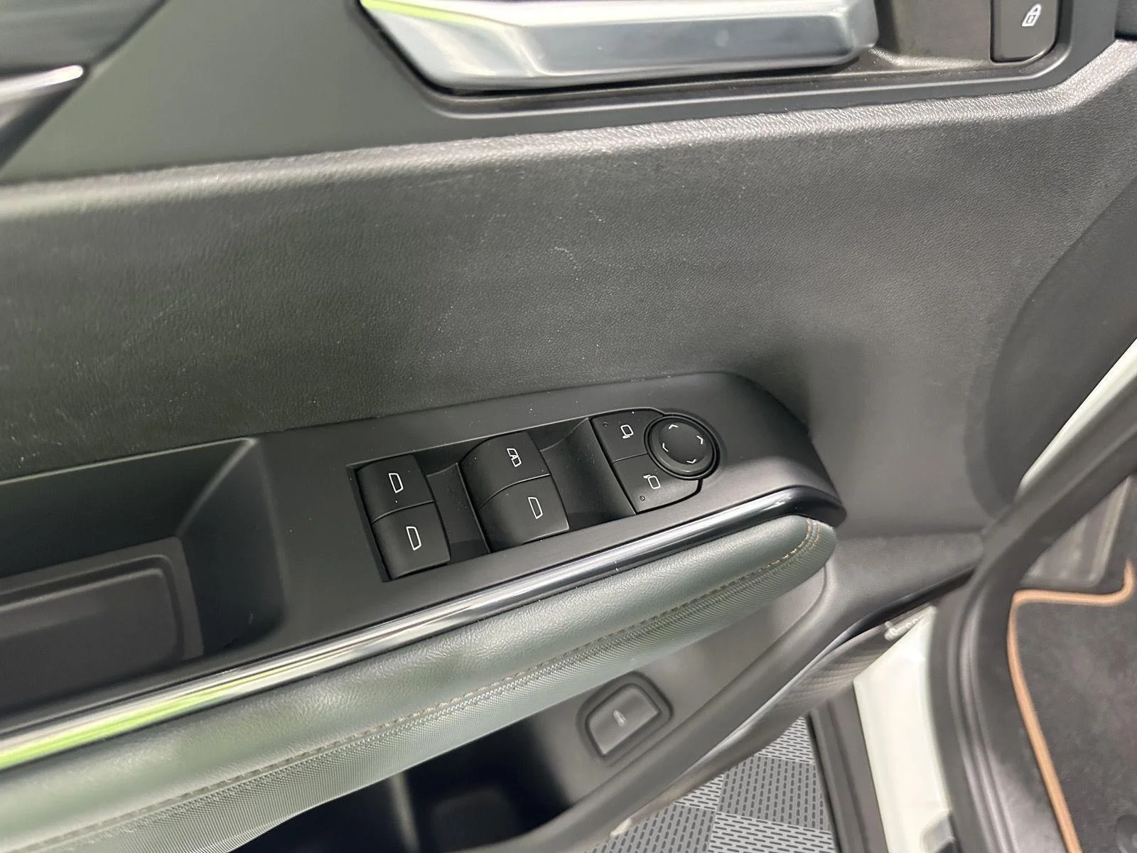 Used 2024 Summit White GMC AT4 image 23