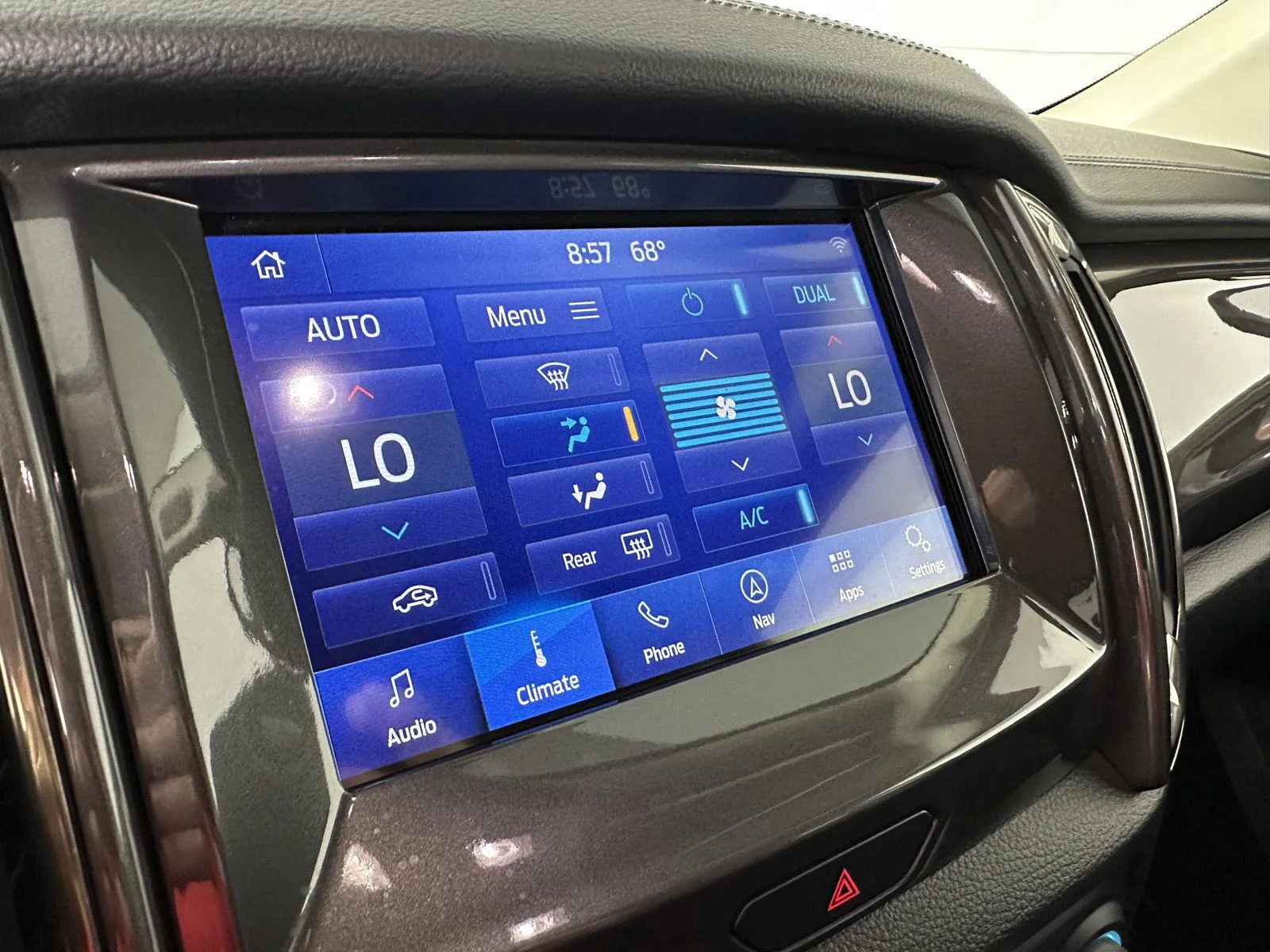 Used 2019 Magnetic Ford LARIAT image 9