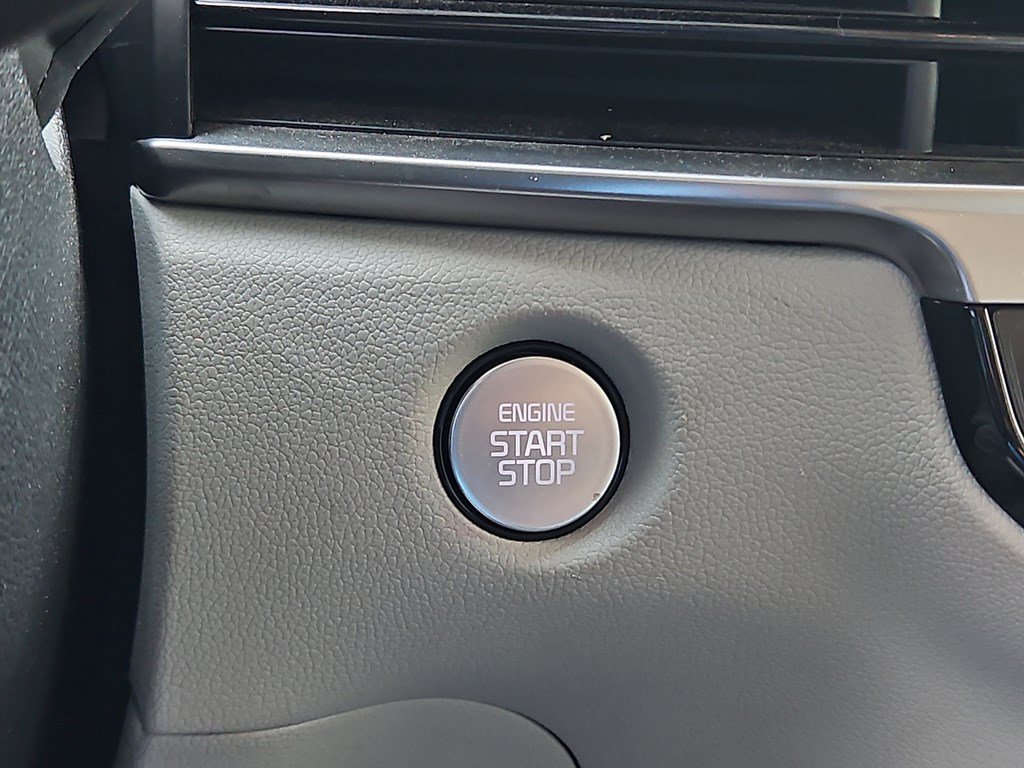 Used 2025 Ebony Black Kia EX image 27