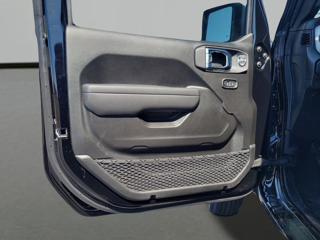New 2025 Black Clear-Coat Exterior Paint Jeep Sport S image 25