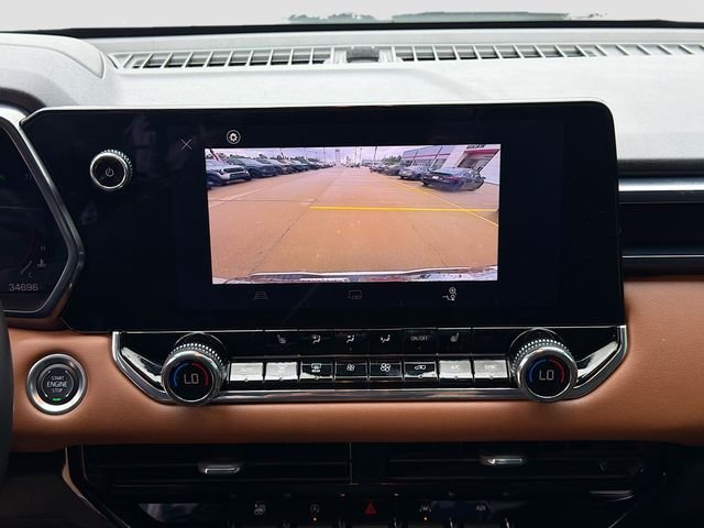 Used 2024 White GMC AT4 image 14