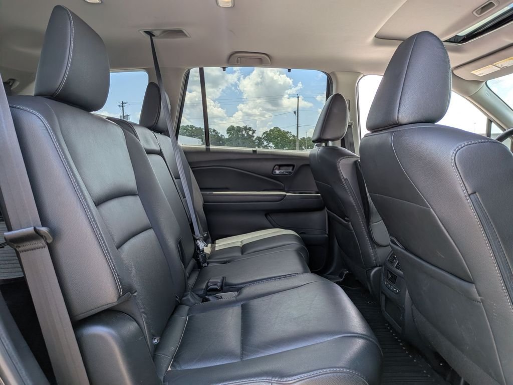 Used 2022 Black Honda EX-L image 22