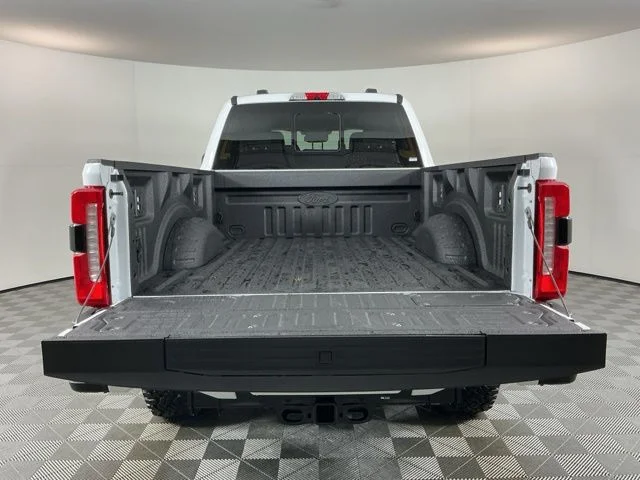 New 2026 Oxford White Ford XLT image 7
