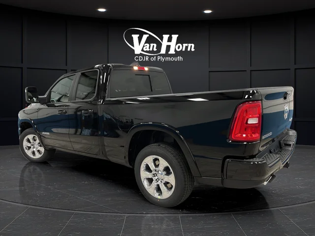 New 2026 Diamond Black Crystal Pearl-Coat Exterior Paint RAM Big Horn/Lone Star image 5