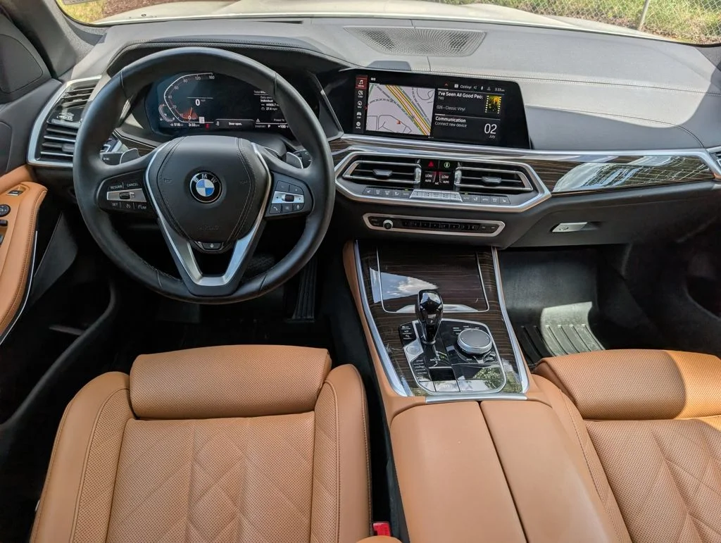 Used 2023 White BMW xDrive40i image 11