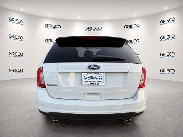 Used 2011 White Suede Ford SE image 31