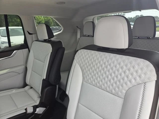 2026 GMC Acadia Denali - Photo 33