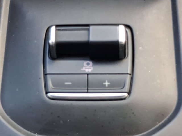 Used 2024 Onyx Black GMC Denali image 27