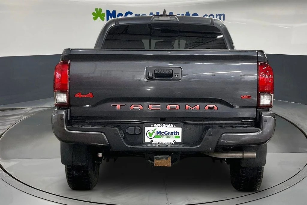 Used 2022 Gray Toyota SR5 image 7