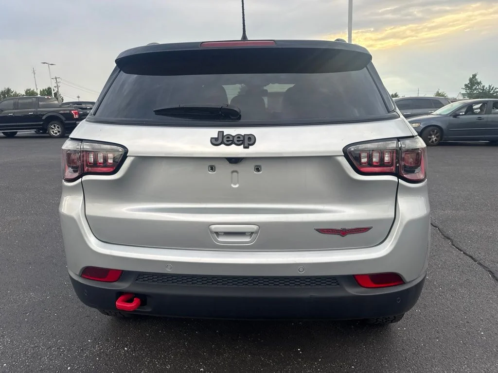 Used 2025 Silver Jeep Trailhawk image 6