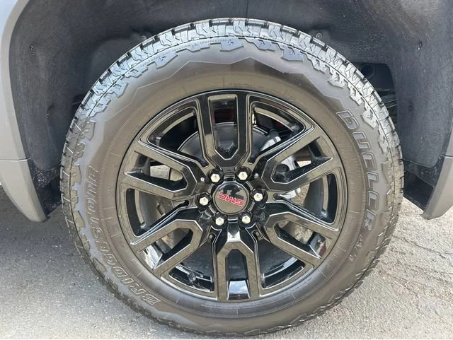 New 2026 Summit White GMC Elevation image 4