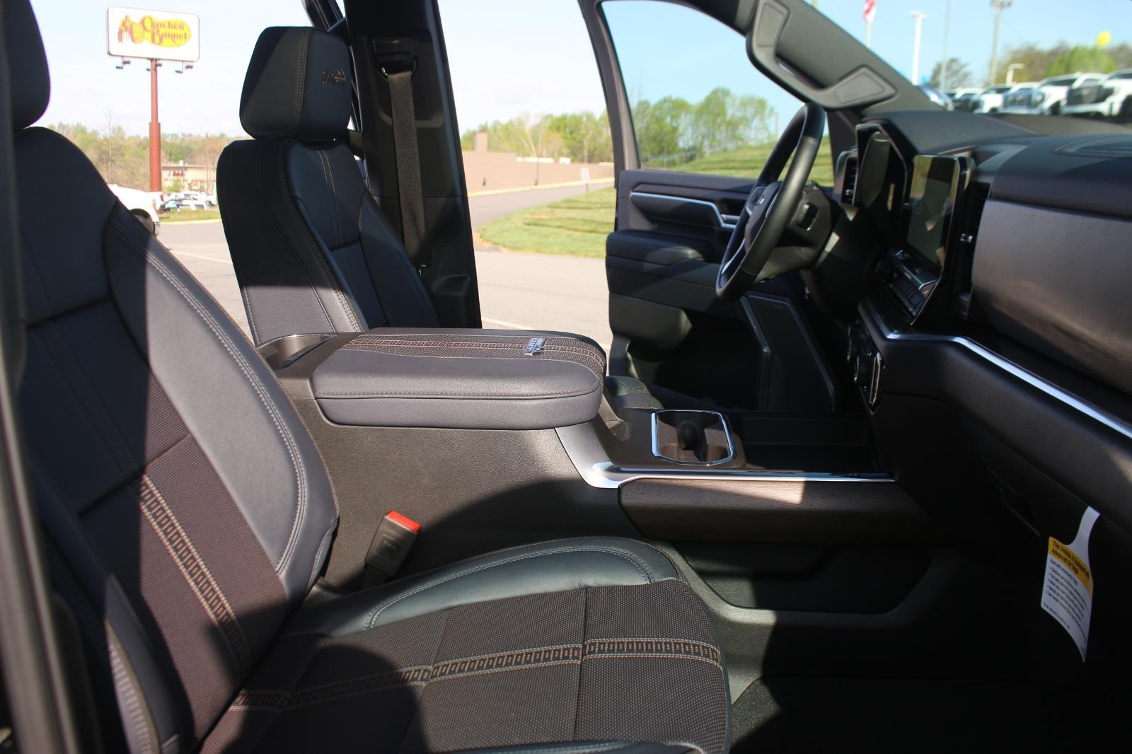 Used 2025 Black Chevrolet High Country image 38