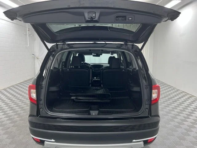 Used 2020 Black Honda Touring image 8