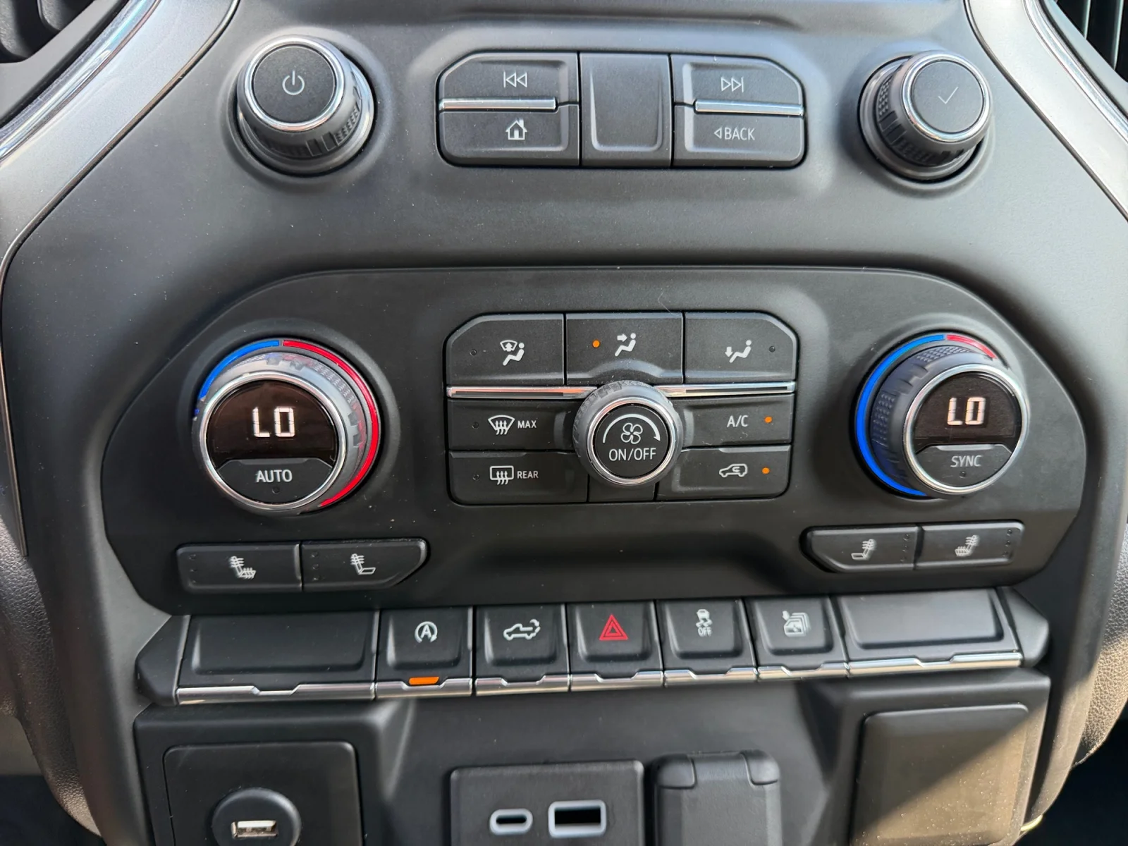 Used 2019 HAVANA BROWN METALLIC Chevrolet LT image 25