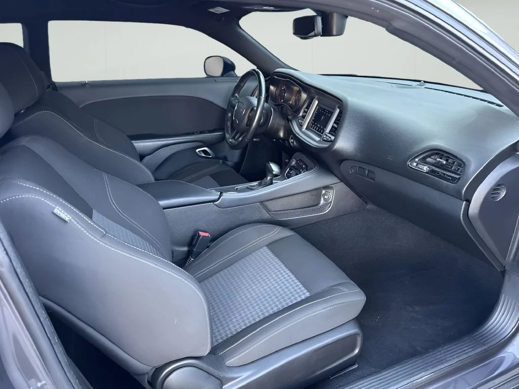 Used 2023 Gray Dodge SXT image 29