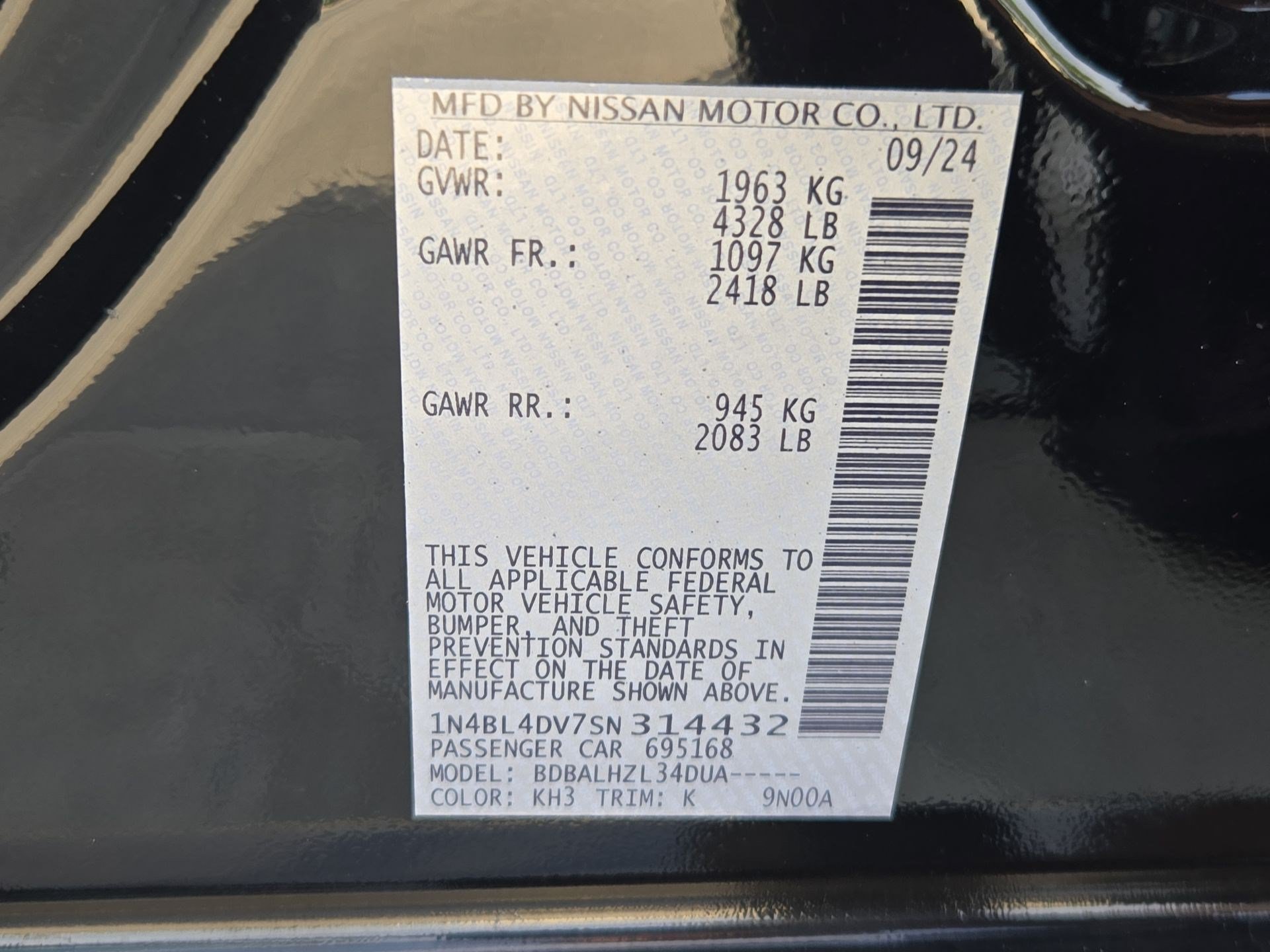 Used 2025 Super Black Nissan SV image 33