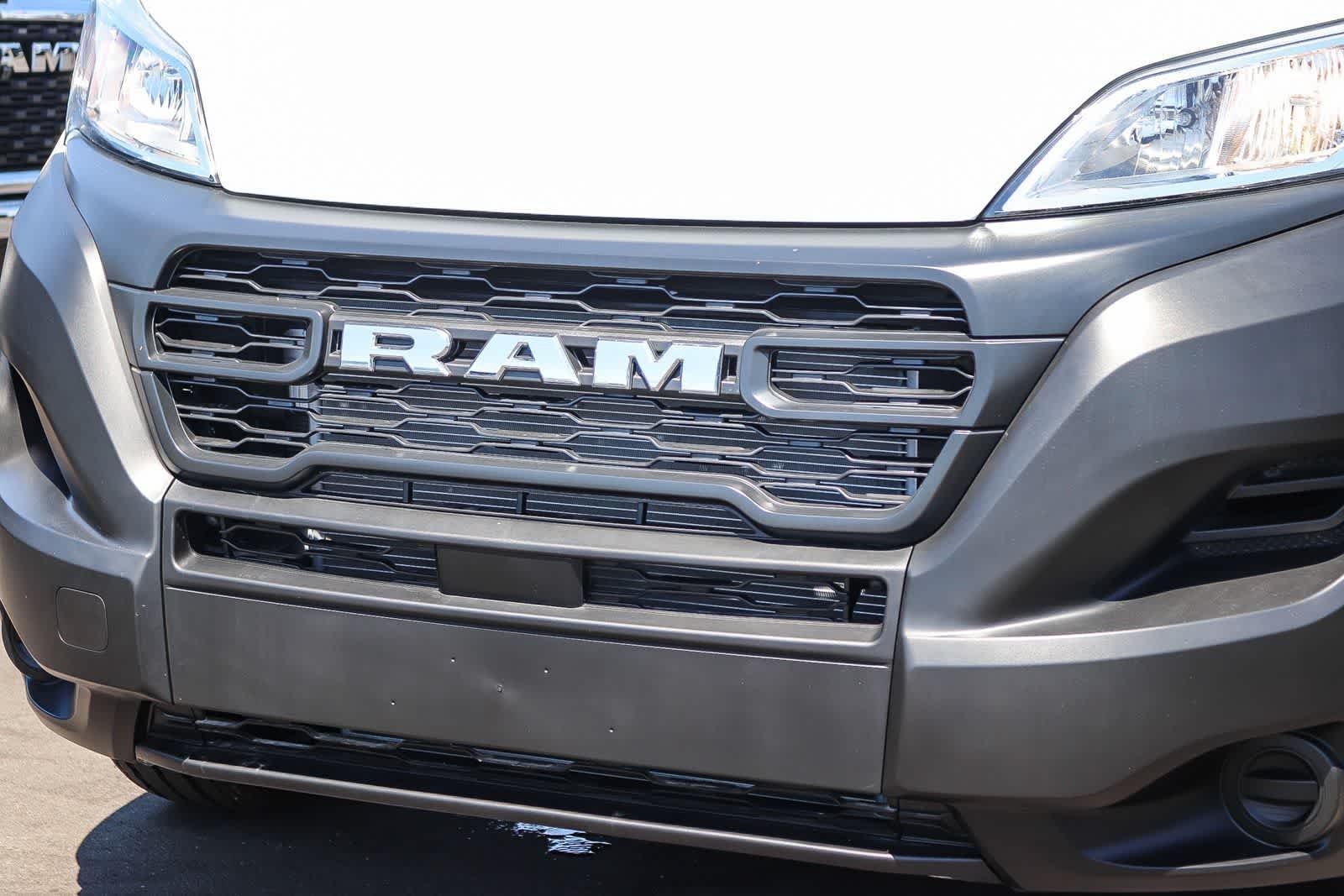New 2026 Bright White Clear-Coat Exterior Paint RAM Tradesman image 9