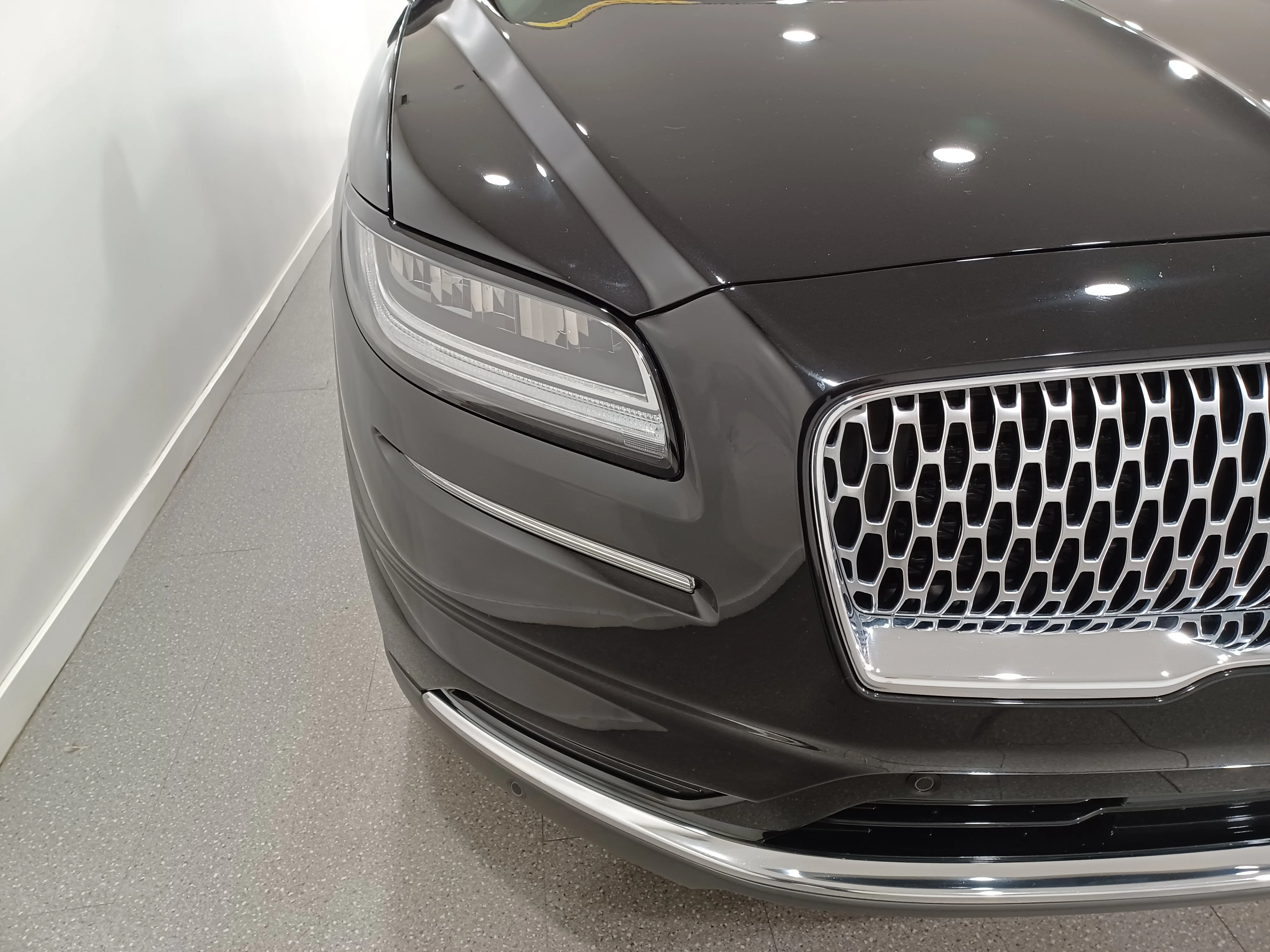 Certified Used 2023 Infinite Black Metallic Lincoln Reserve AWD*Adaptive Cruise | Remote Start | Nav | 360 Cam | Cooled Leather | Pano Roof | Htd Wheel image 4