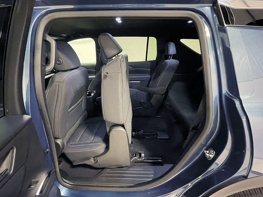 Used 2025 Lakeshore Blue Metallic Chevrolet LT image 21