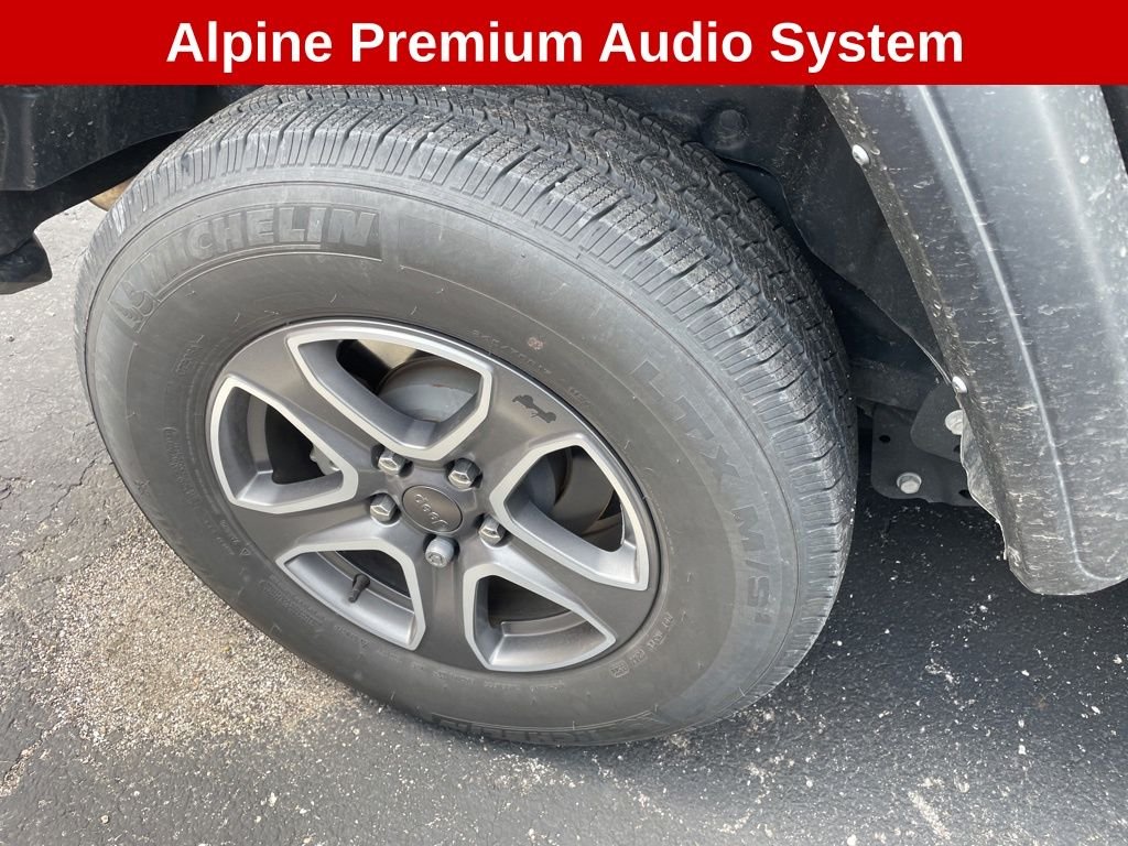 Used 2023 Gray Jeep Sport S image 11