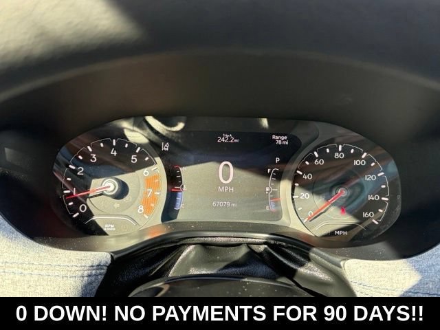 Used 2023 Diamond Black Cry Jeep Sport image 18