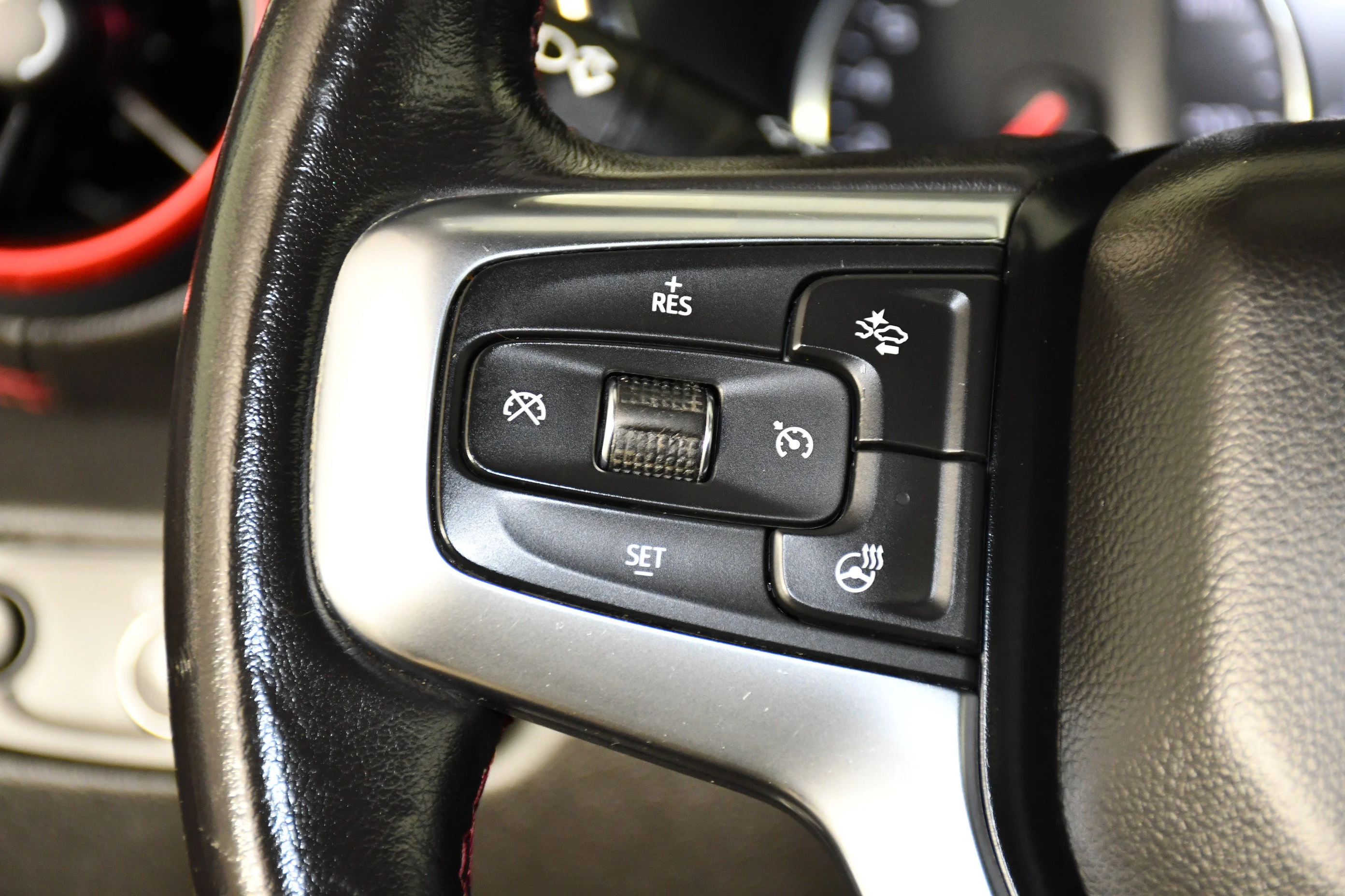 Used 2022 Silver Ice Metallic Chevrolet RS image 20