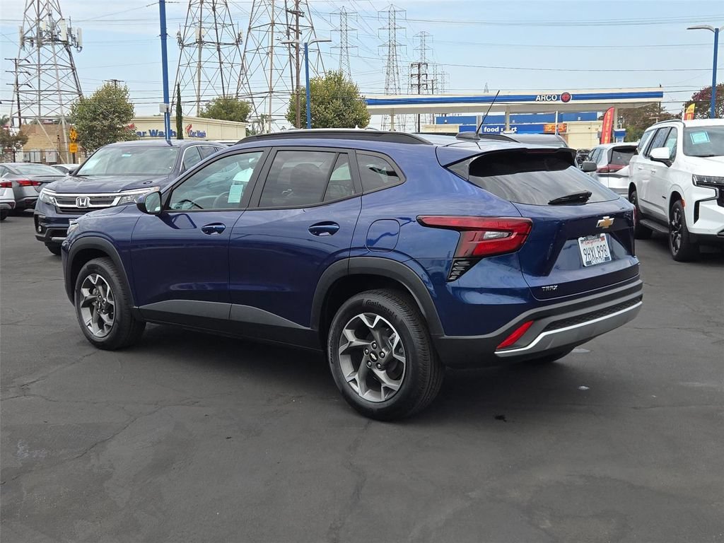 2024 Chevrolet Trax LT - Photo 31