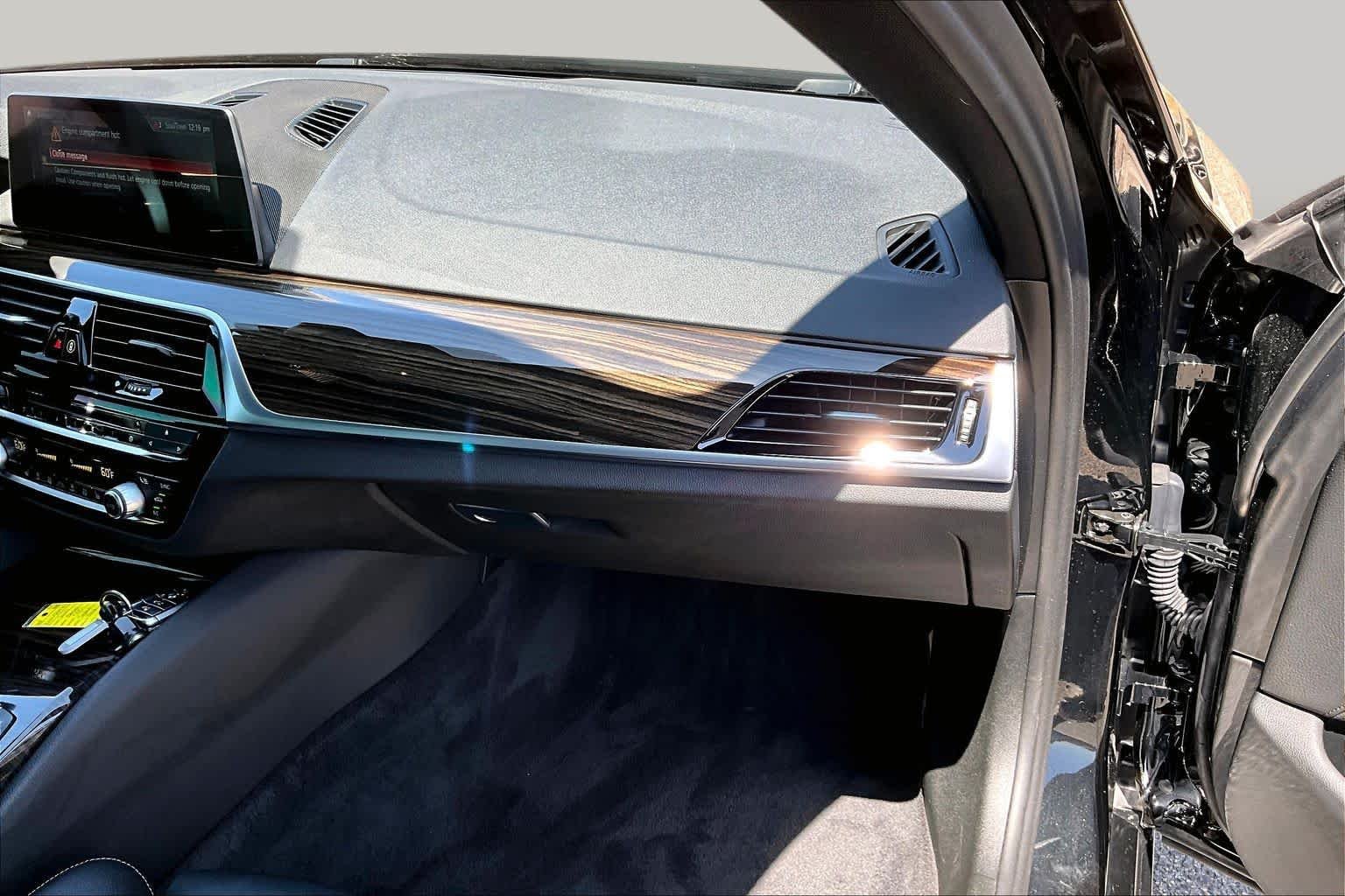 Used 2019 Black Sapphire Metallic BMW 530i image 19