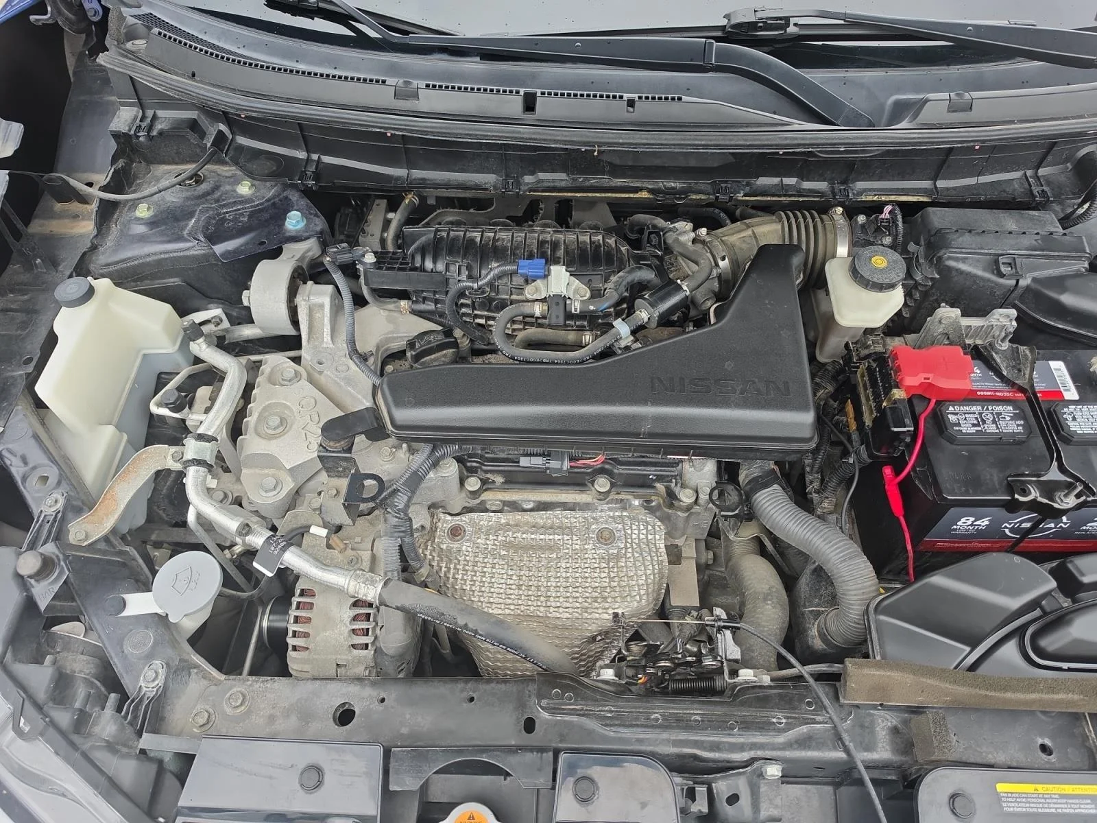 Used 2018 Caspian Blue Nissan SL image 29